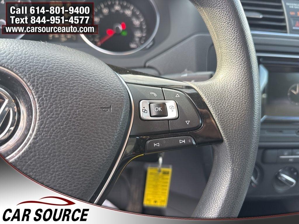 Volkswagen Jetta  2017