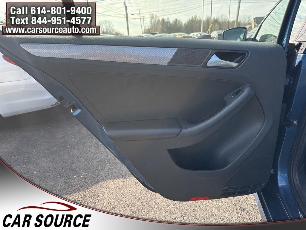 Volkswagen Jetta  2017