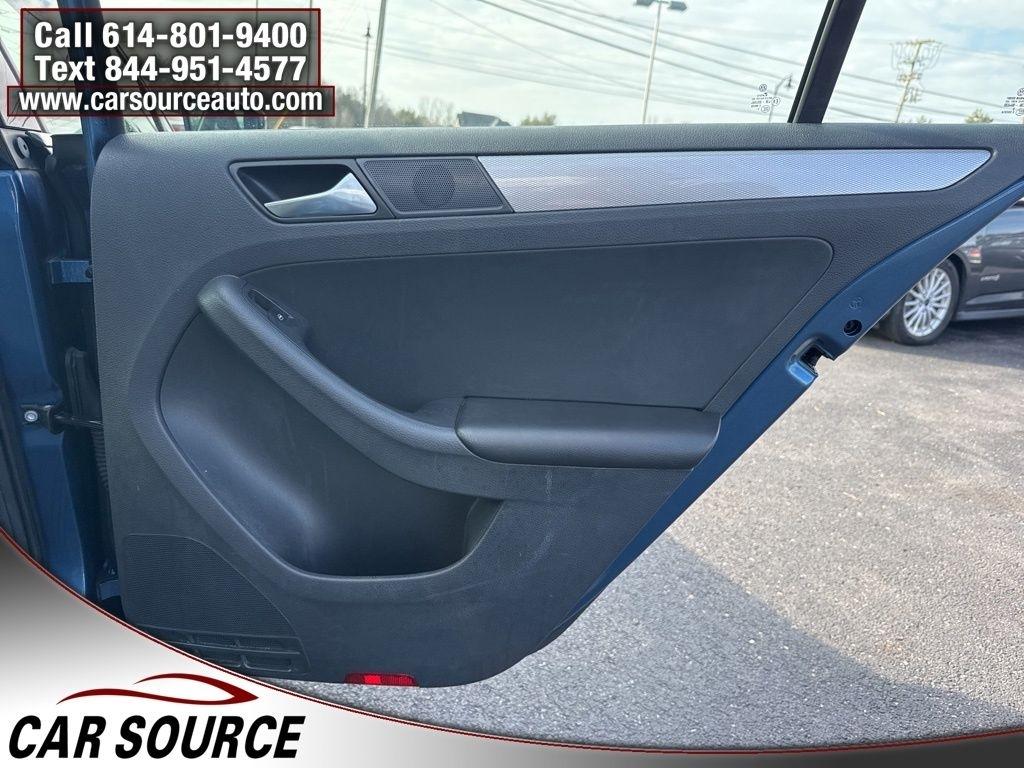 Volkswagen Jetta  2017