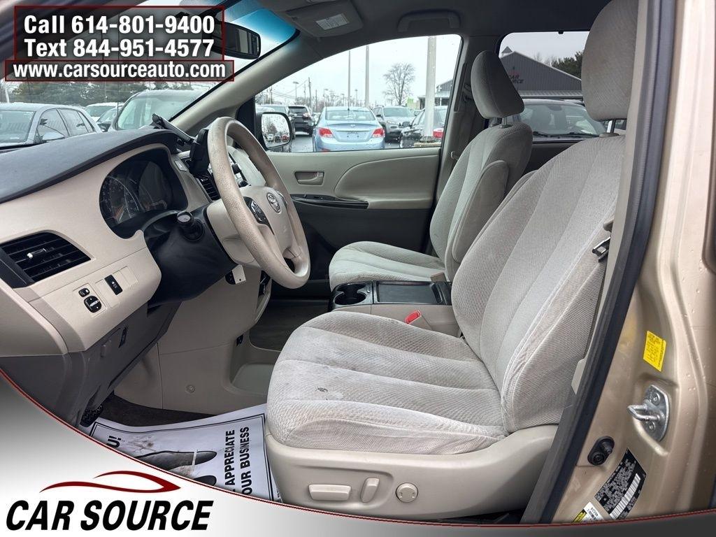 Toyota Sienna  2011