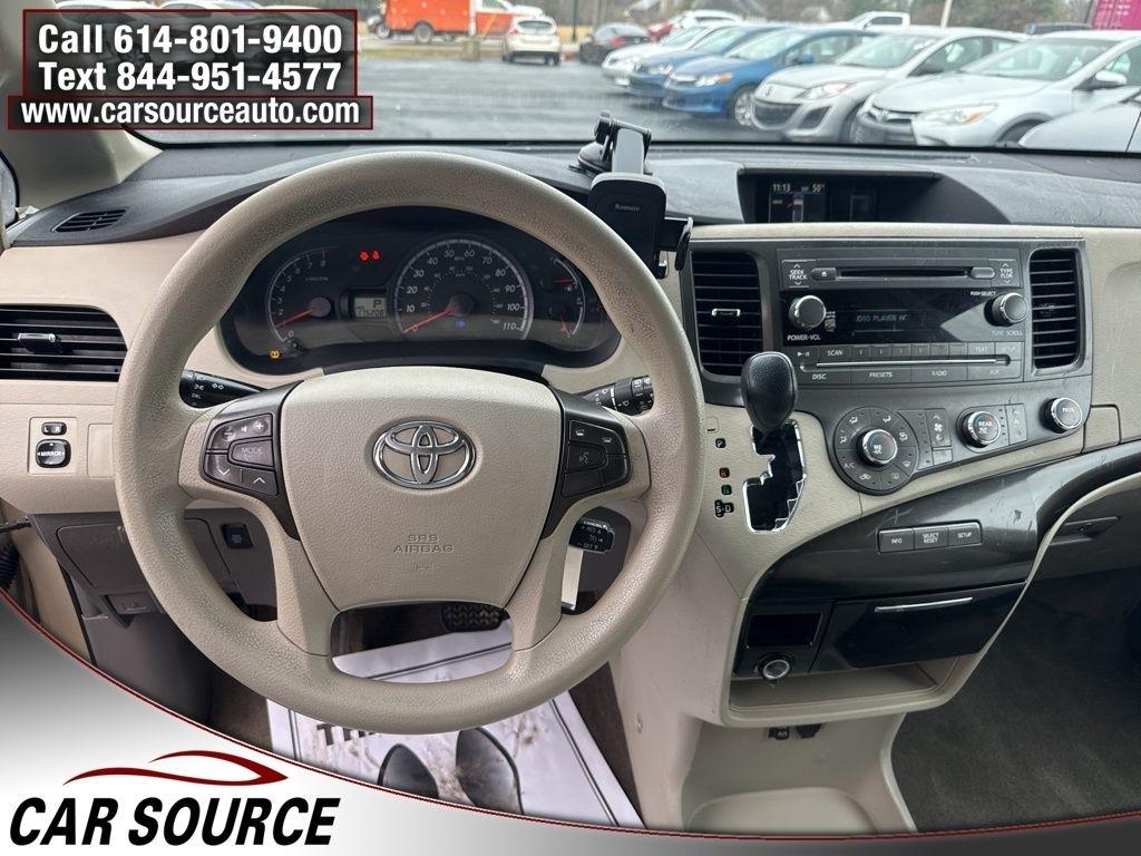 Toyota Sienna  2011