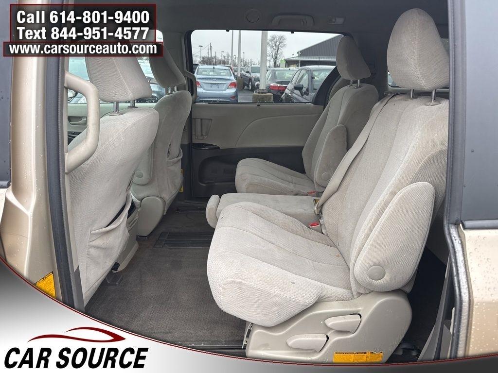 Toyota Sienna  2011