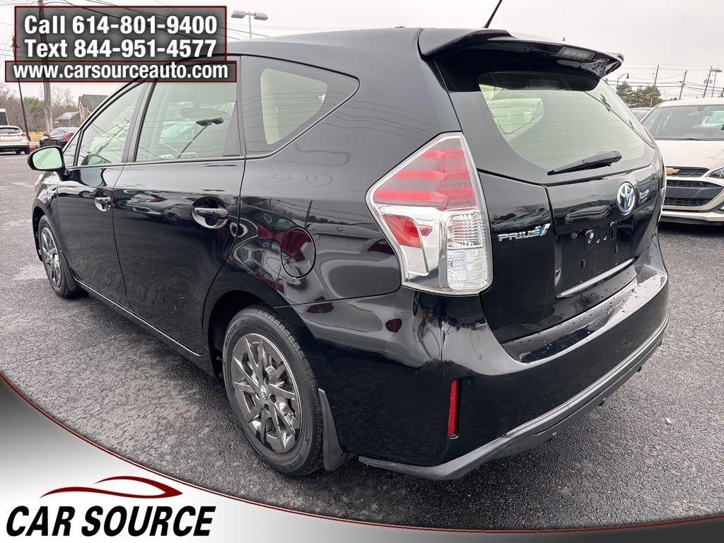 Toyota Prius V  2017