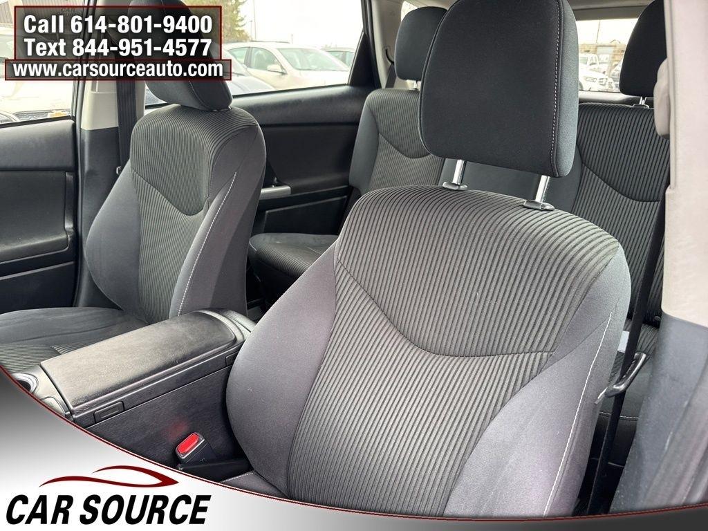 Toyota Prius V  2017