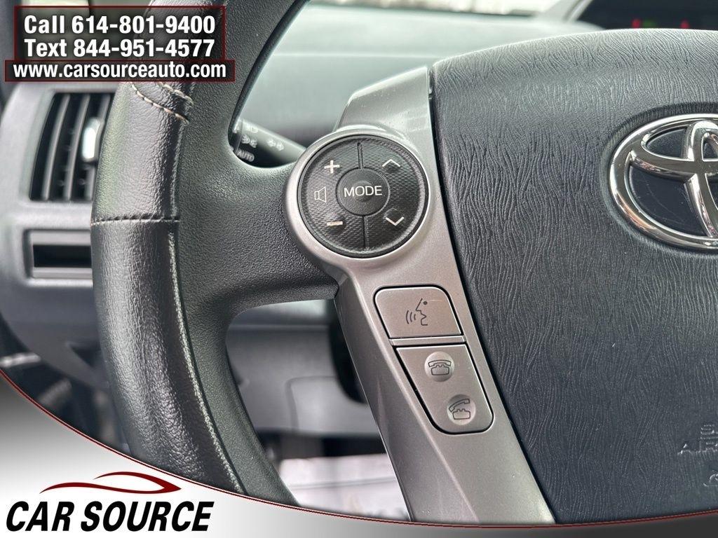 Toyota Prius V  2017