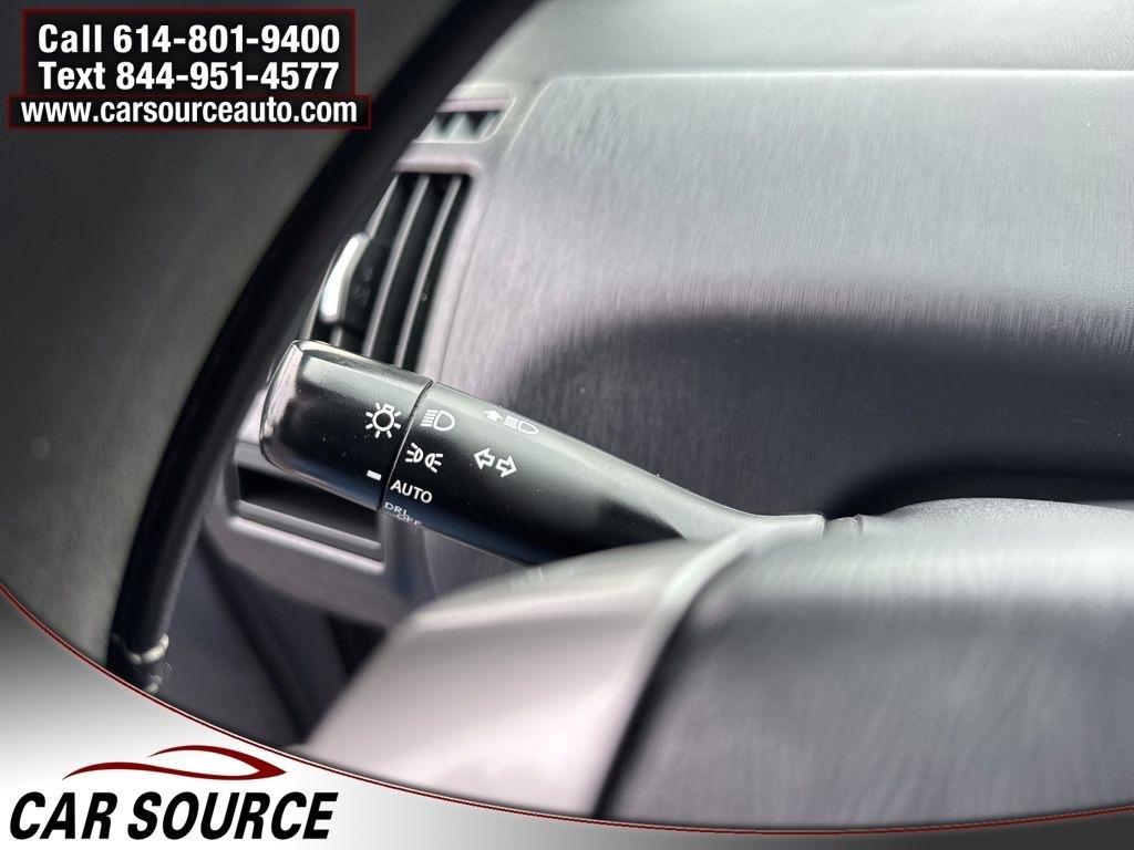 Toyota Prius V  2017