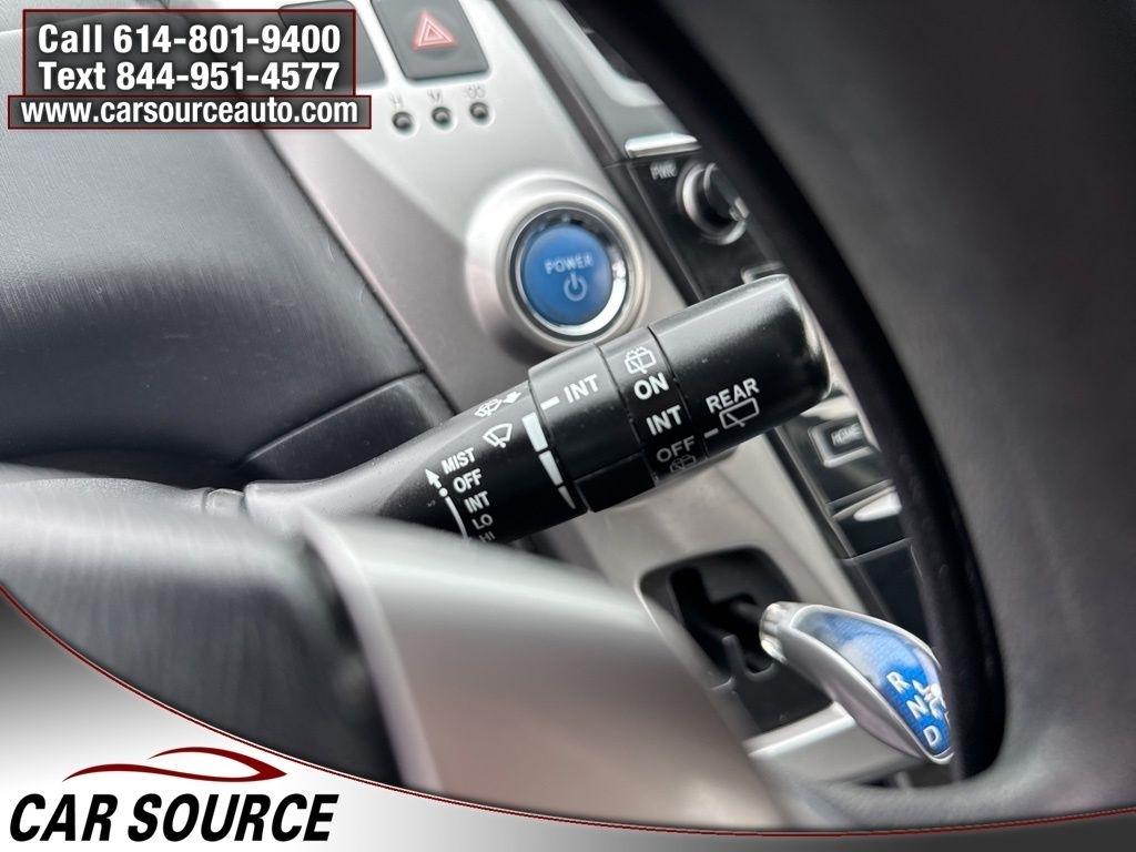 Toyota Prius V  2017