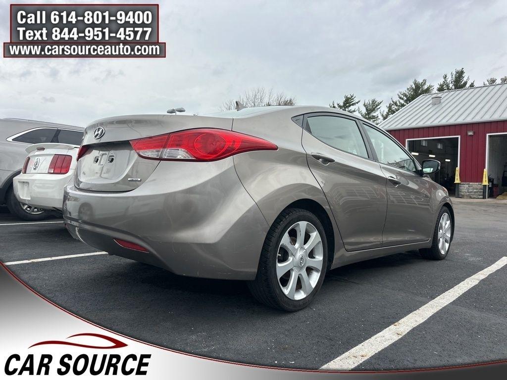 Hyundai Elantra  2011