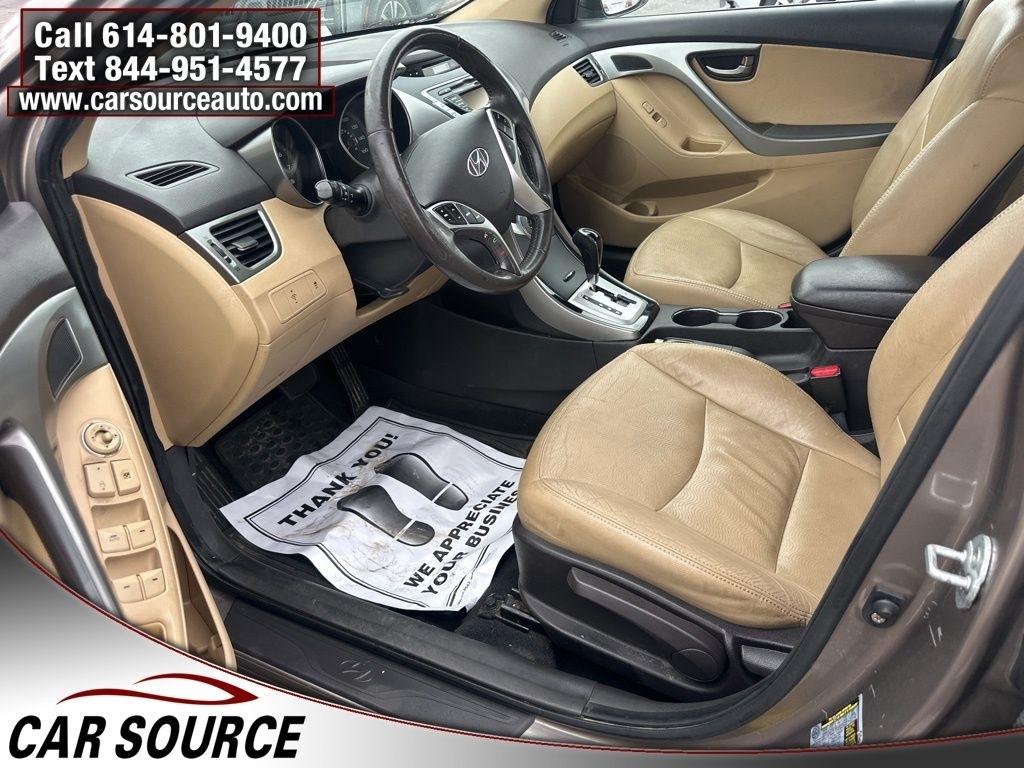 Hyundai Elantra  2011