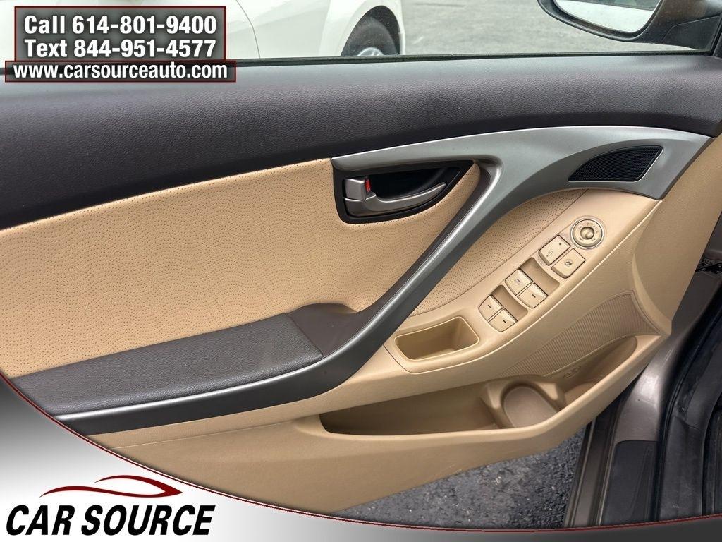 Hyundai Elantra  2011