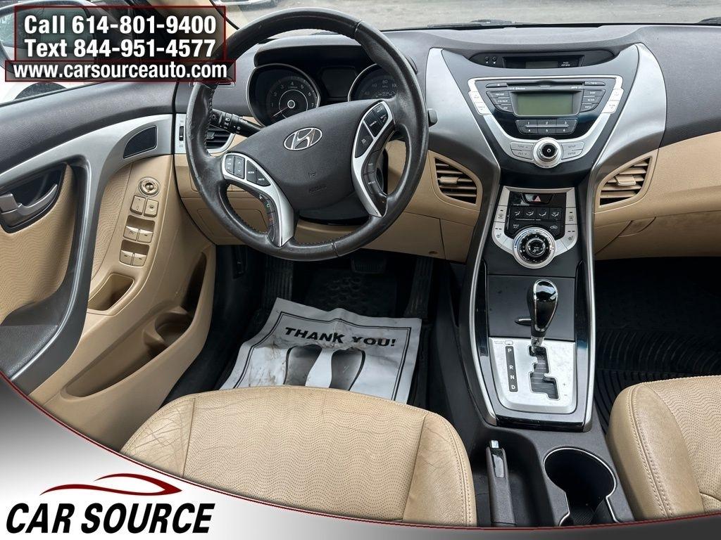 Hyundai Elantra  2011