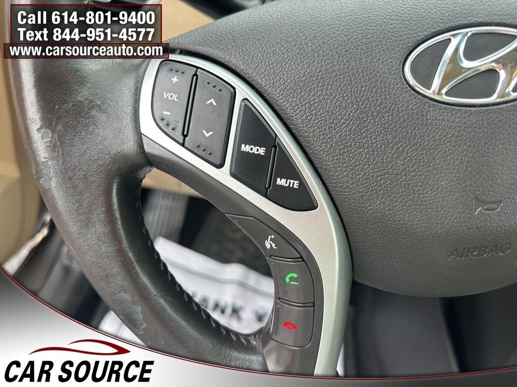 Hyundai Elantra  2011