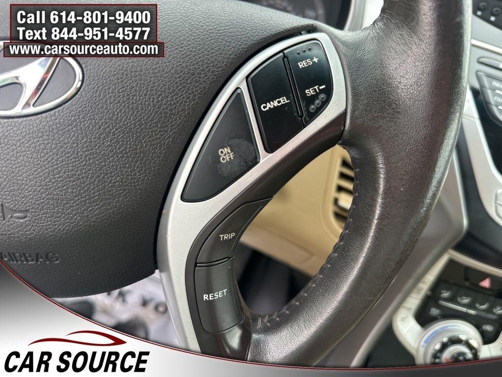 Hyundai Elantra  2011