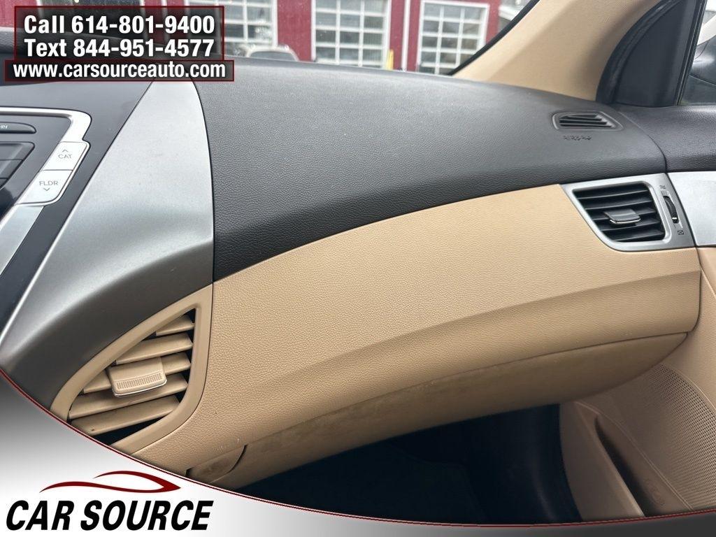 Hyundai Elantra  2011