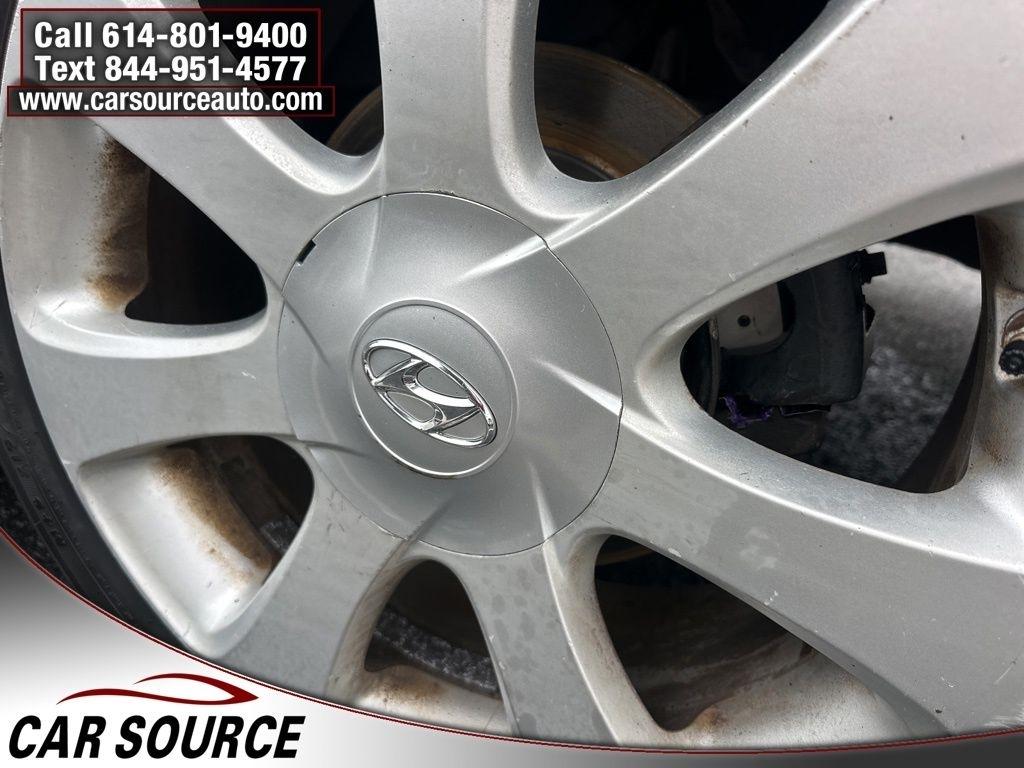 Hyundai Elantra  2011