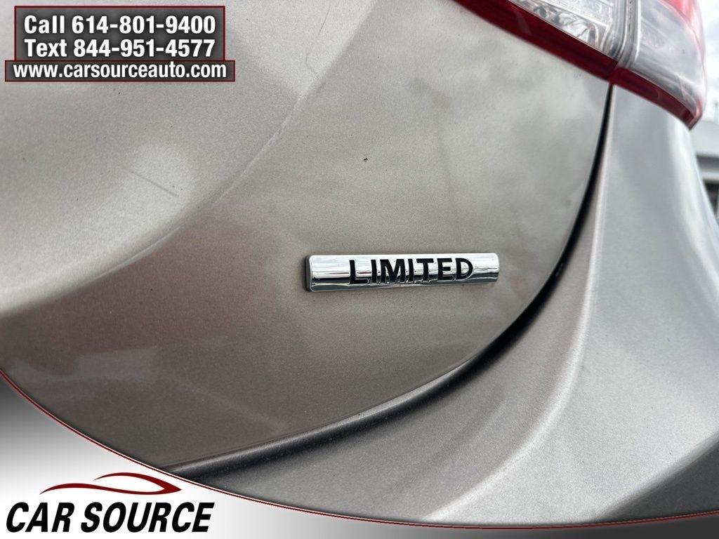 Hyundai Elantra  2011