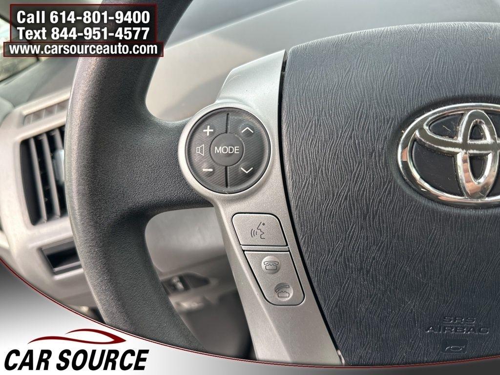 Toyota Prius V  2012