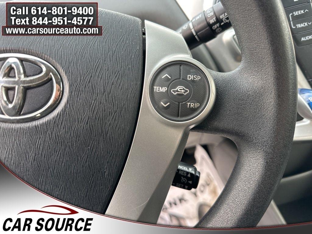 Toyota Prius V  2012