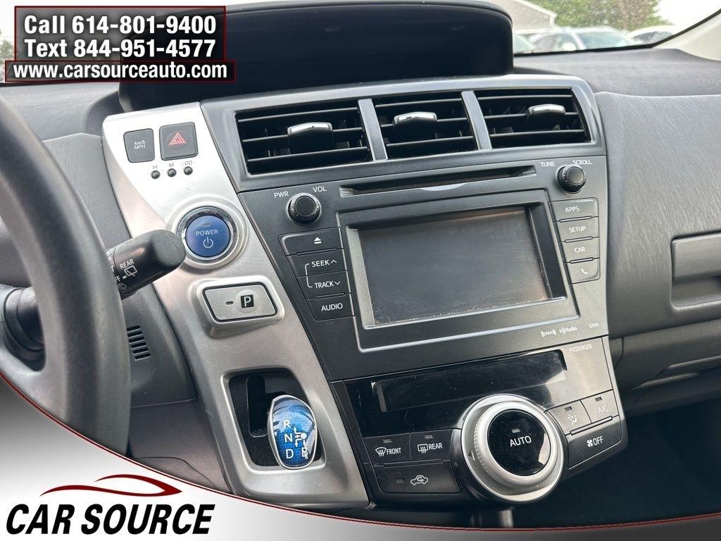 Toyota Prius V  2012