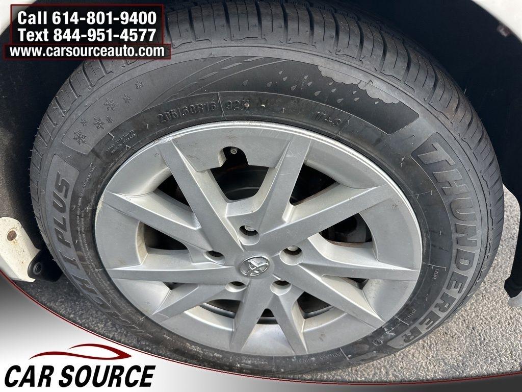 Toyota Prius V  2012