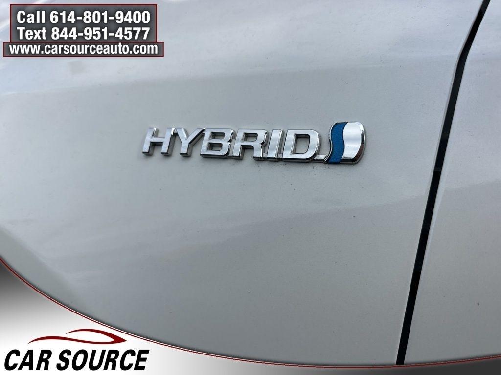 Toyota Prius V  2012