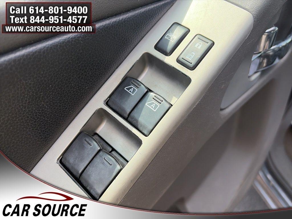 Nissan Pathfinder  2011