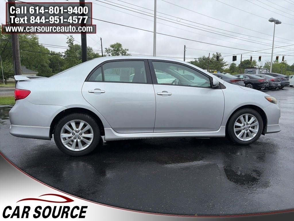 Toyota Corolla  2010