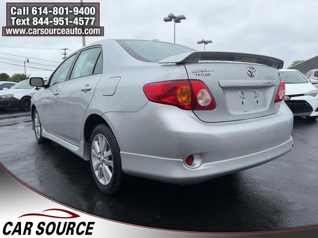Toyota Corolla  2010
