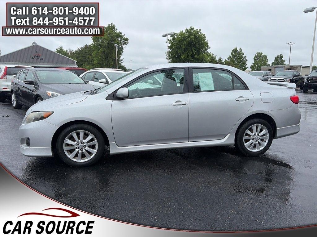 Toyota Corolla  2010