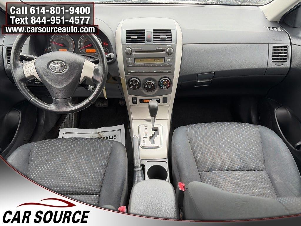 Toyota Corolla  2010