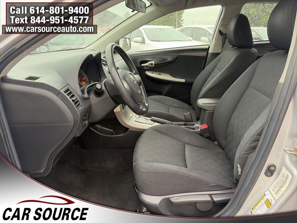 Toyota Corolla  2010