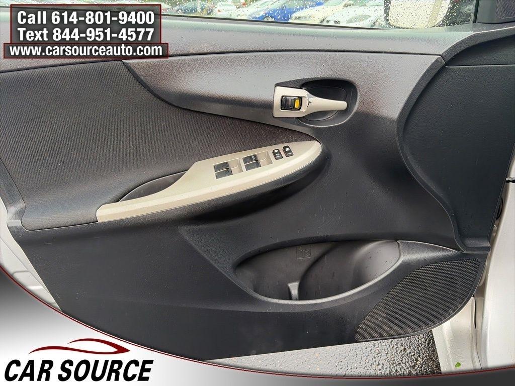 Toyota Corolla  2010