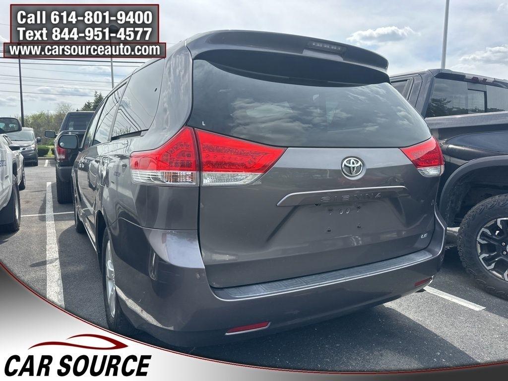 Toyota Sienna  2011