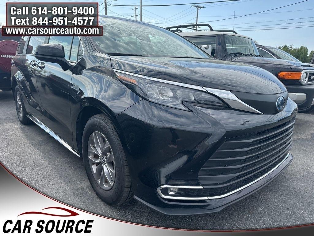 2024 Toyota Sienna XLE 8 Passenger