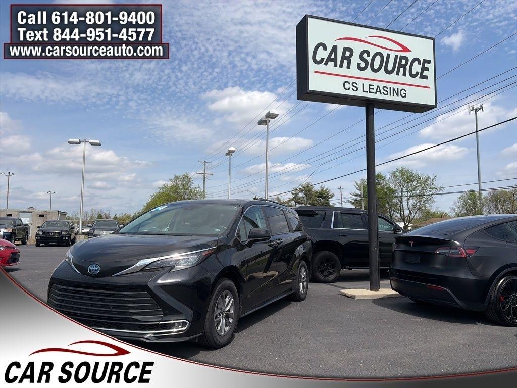 2024 Toyota Sienna XLE 8 Passenger