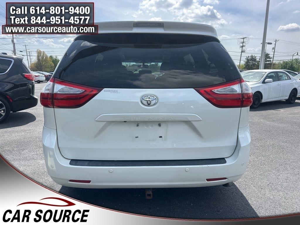 Toyota Sienna  2015