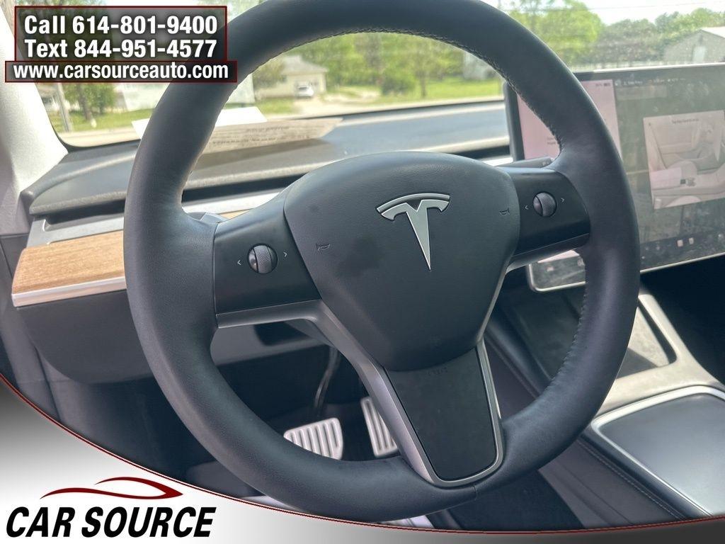Tesla Model Y  2022