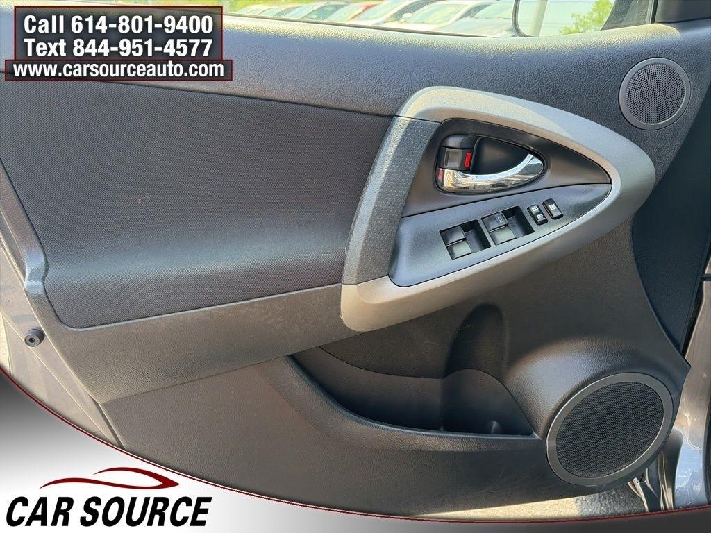 Toyota RAV4  2012