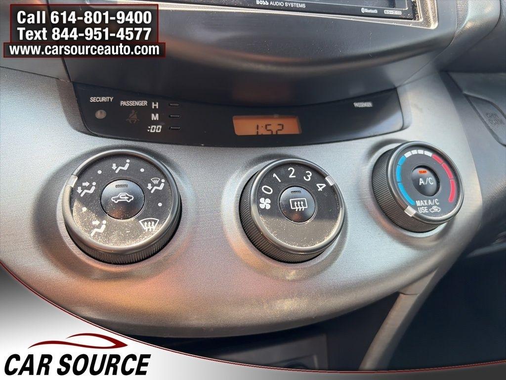 Toyota RAV4  2012