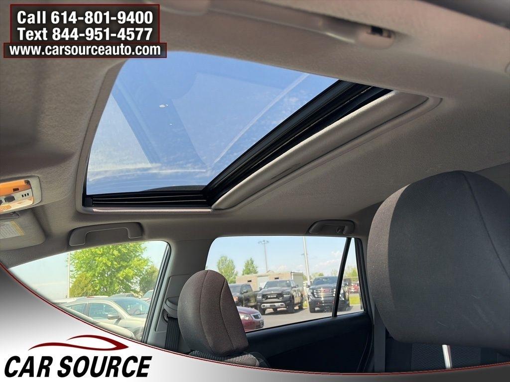 Toyota RAV4  2012