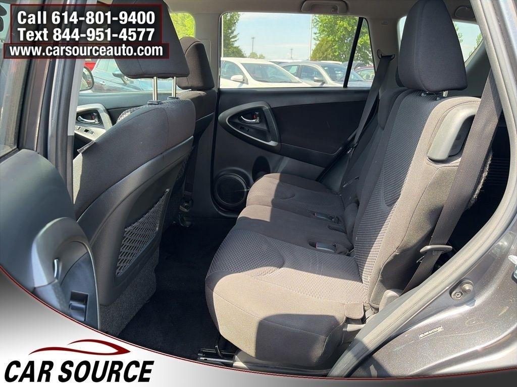 Toyota RAV4  2012