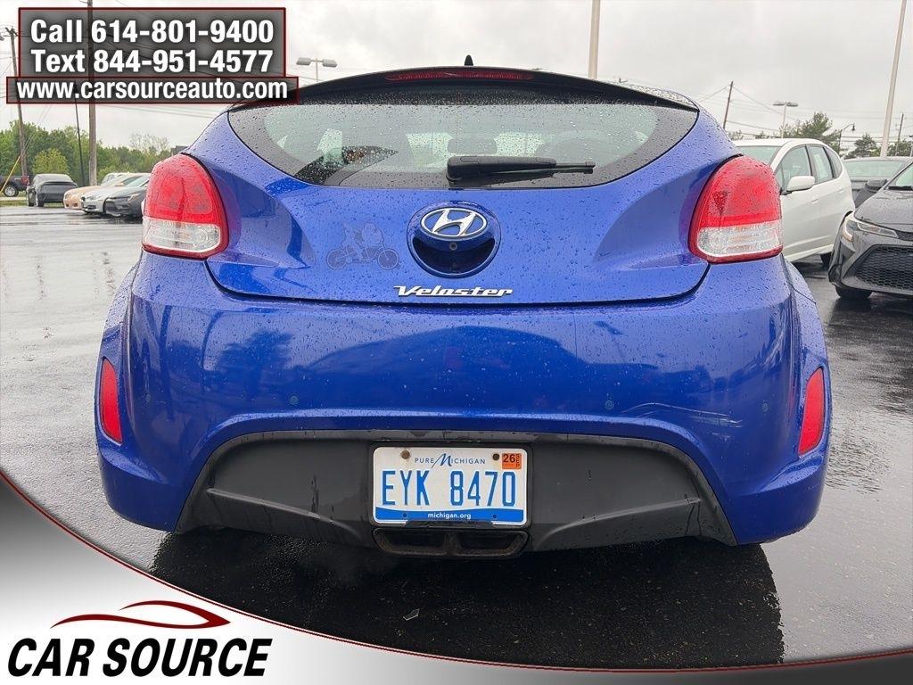 Hyundai Veloster  2013