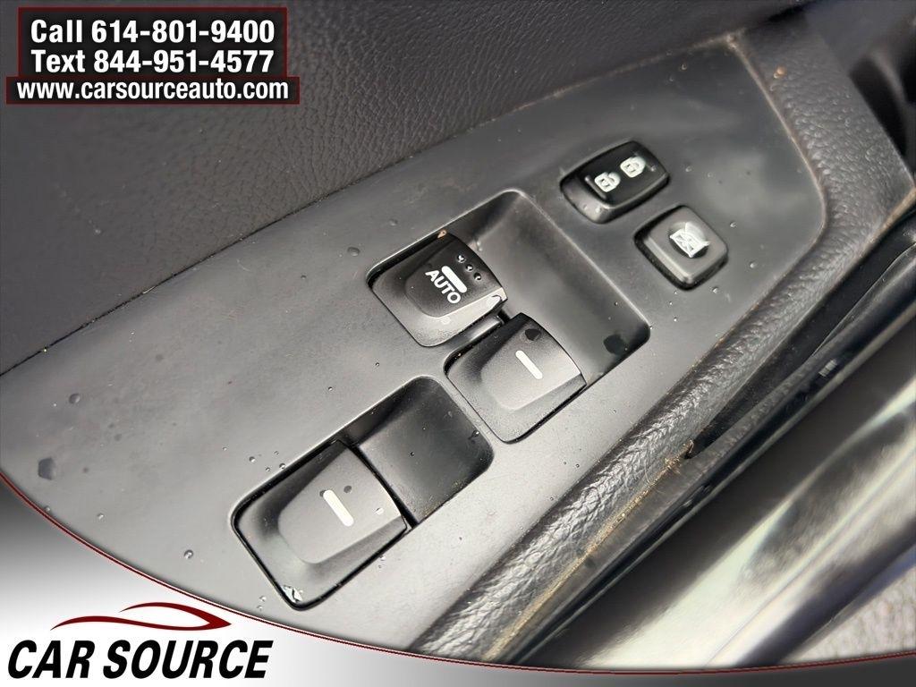 Hyundai Veloster  2013