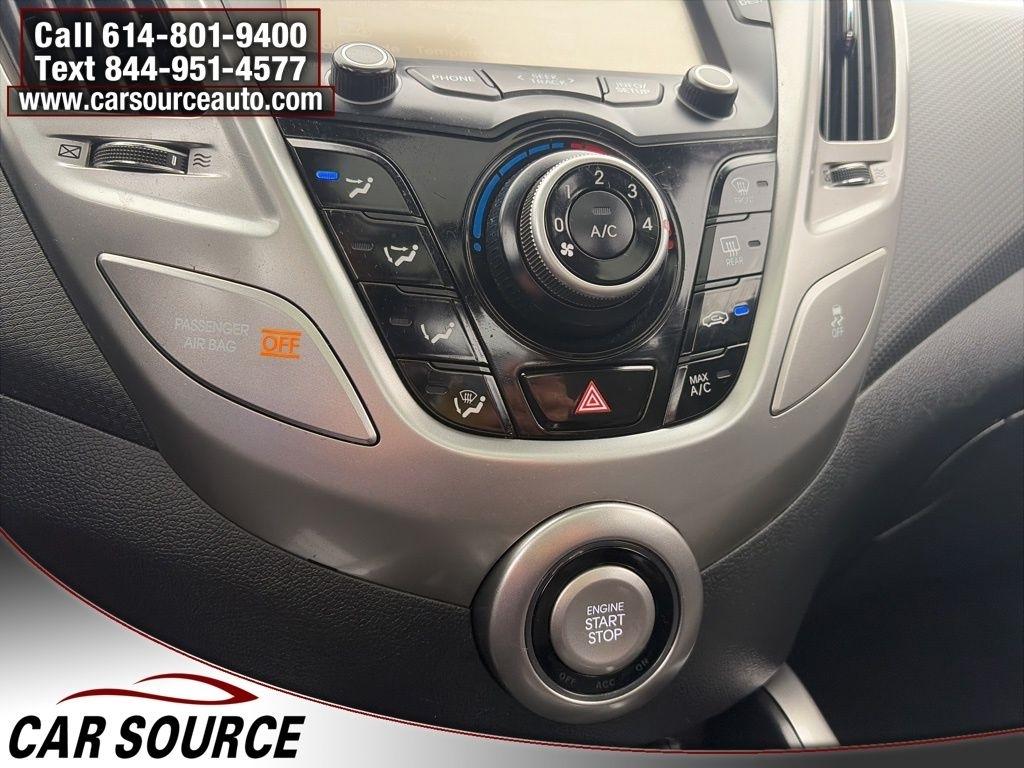 Hyundai Veloster  2013