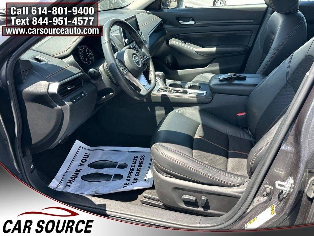 Nissan Altima  2022