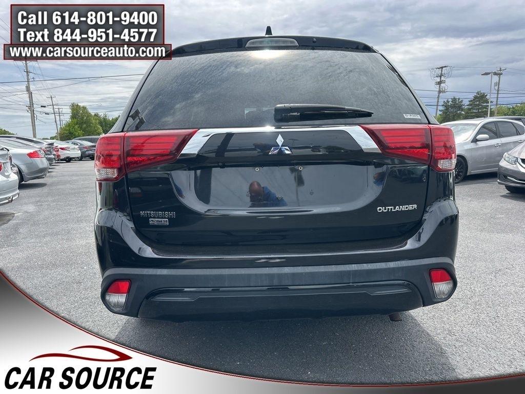 Mitsubishi Outlander  2019
