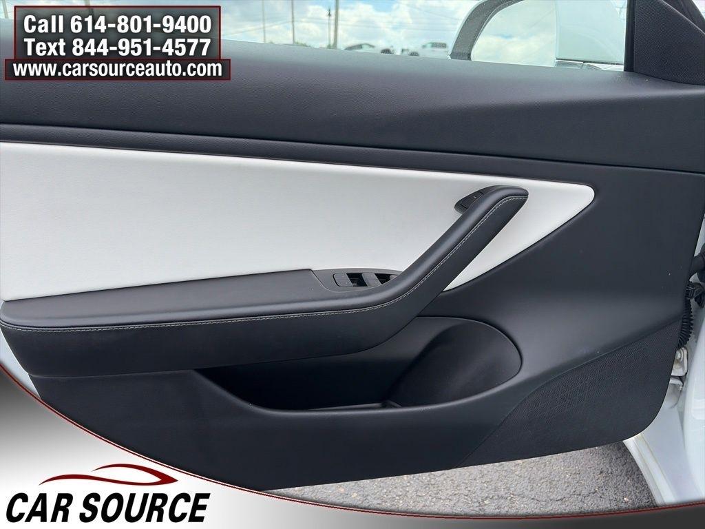 Tesla Model 3  2020