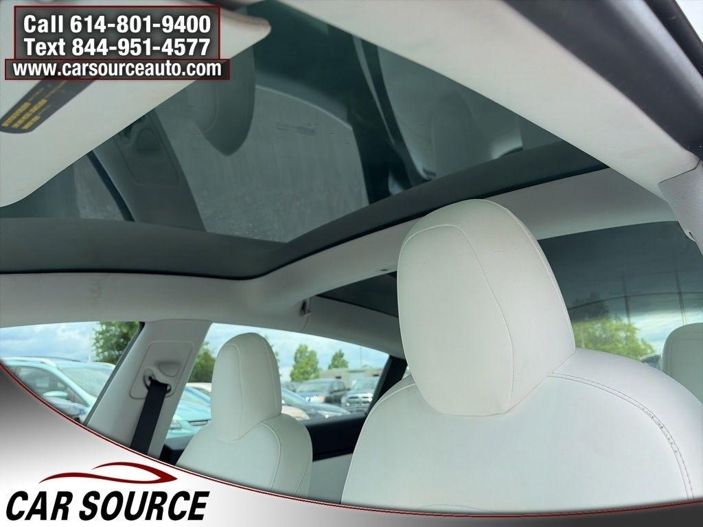 Tesla Model 3  2020