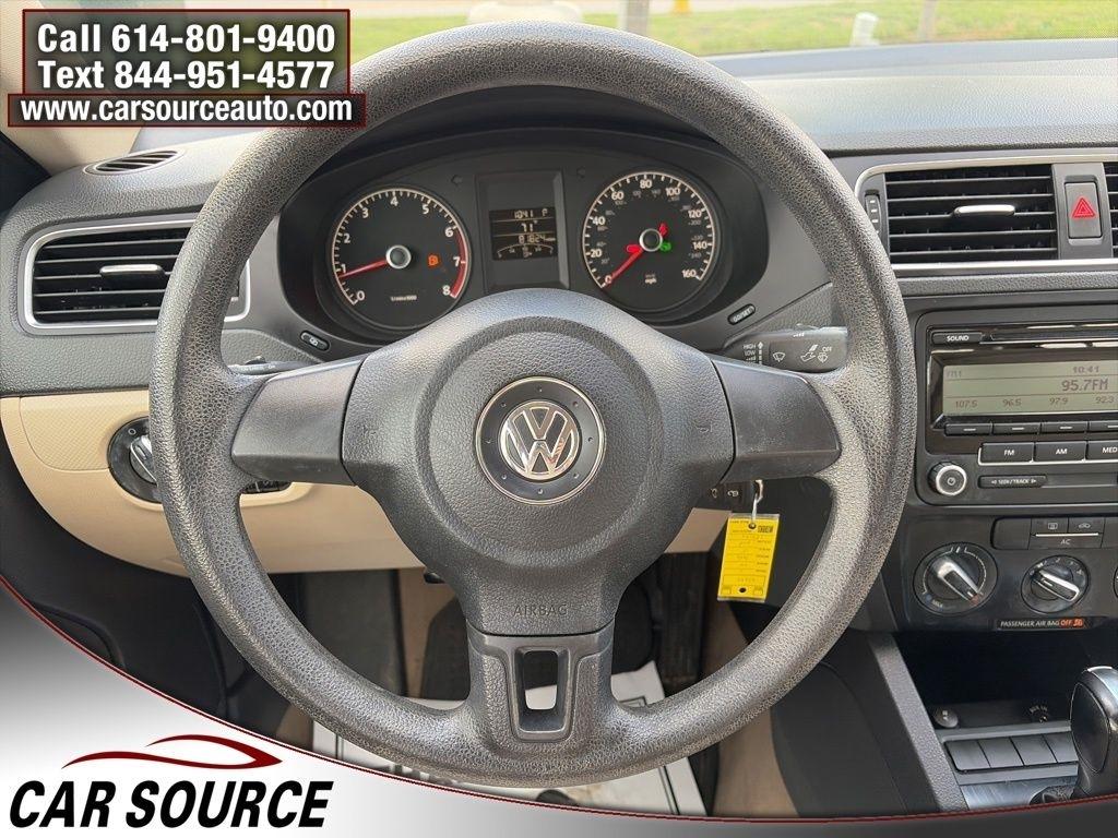 Volkswagen Jetta Sedan  2011