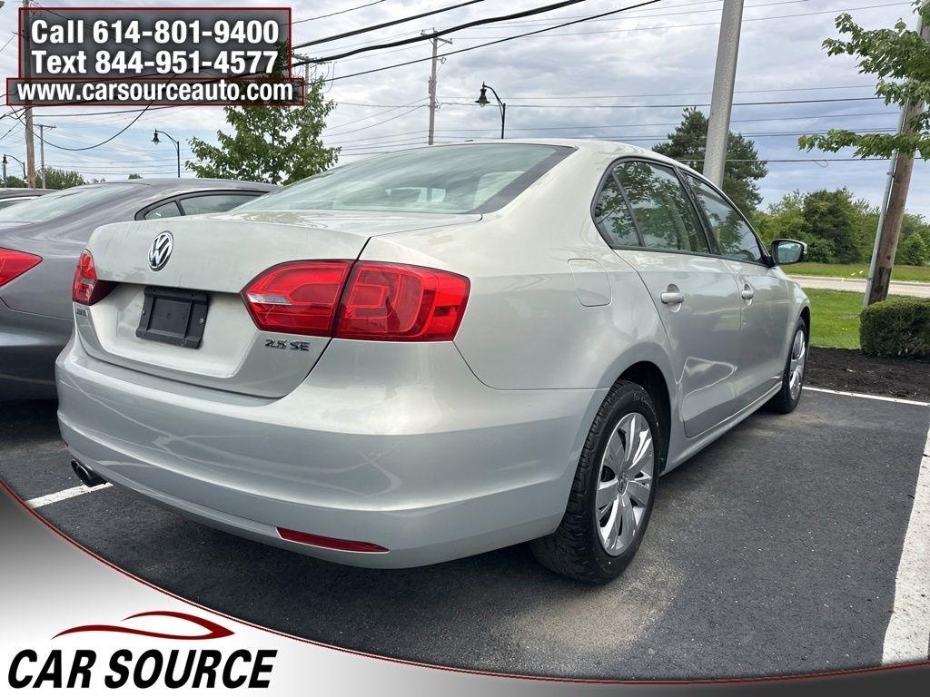 Volkswagen Jetta Sedan  2011